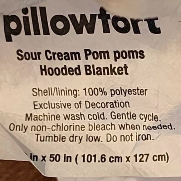 Pillowfort Hooded Blanket With Pom Poms and Hand Mitts white kids 40x50 NWT - Picture 9 of 9